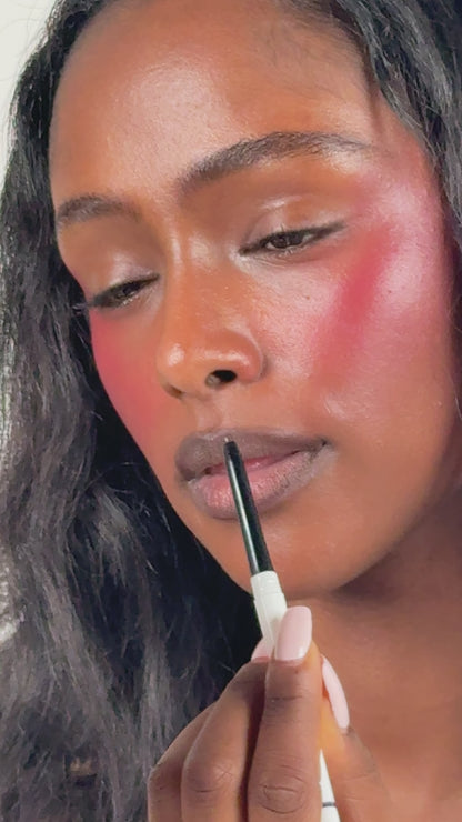 Sculpted Lip Liner